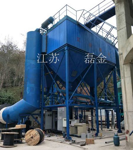 LJQM128型布袋除塵器現(xiàn)場